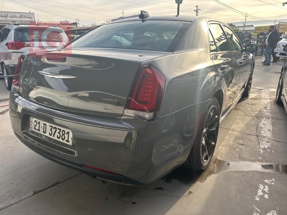 کرایسلەر 300